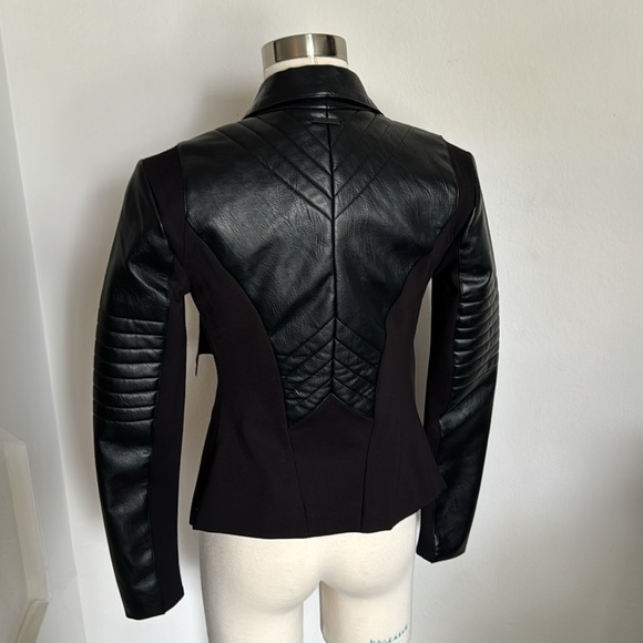 Sexy Jacket 🖤 - Picture 4 of 9